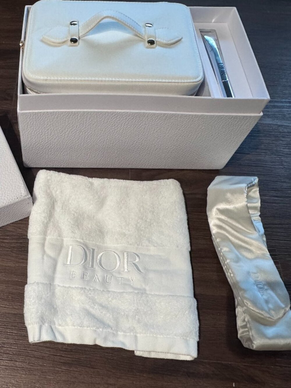 Dior Platinum Gift Vanity Set